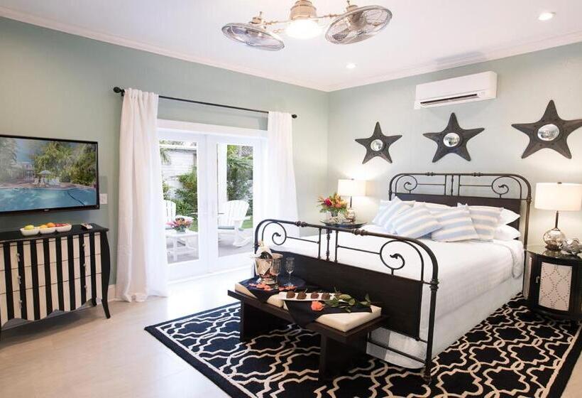 Deluxe Suite King Bed, The Gardens