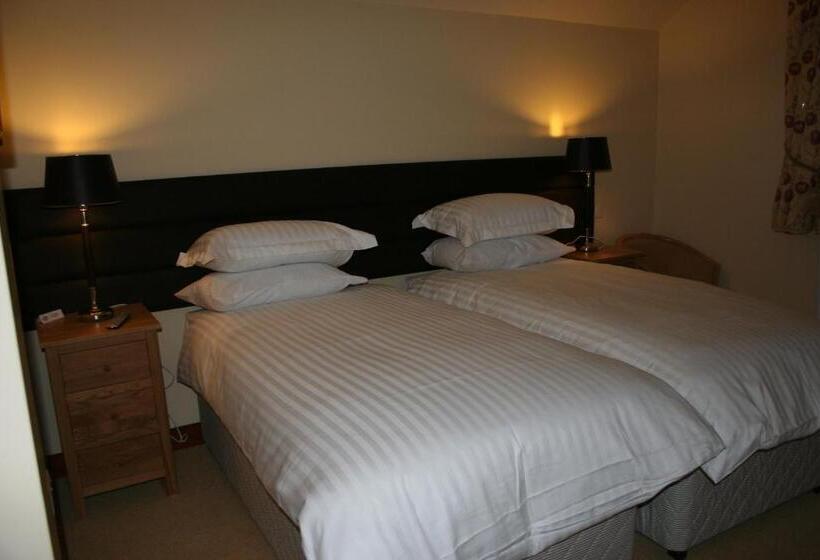 اتاق کلاسیک, Three Horseshoes Country Inn