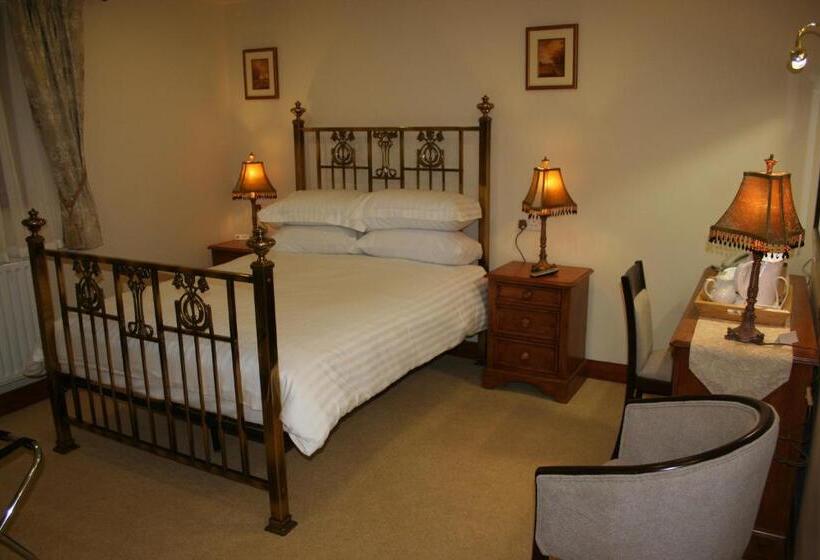 اتاق کلاسیک, Three Horseshoes Country Inn