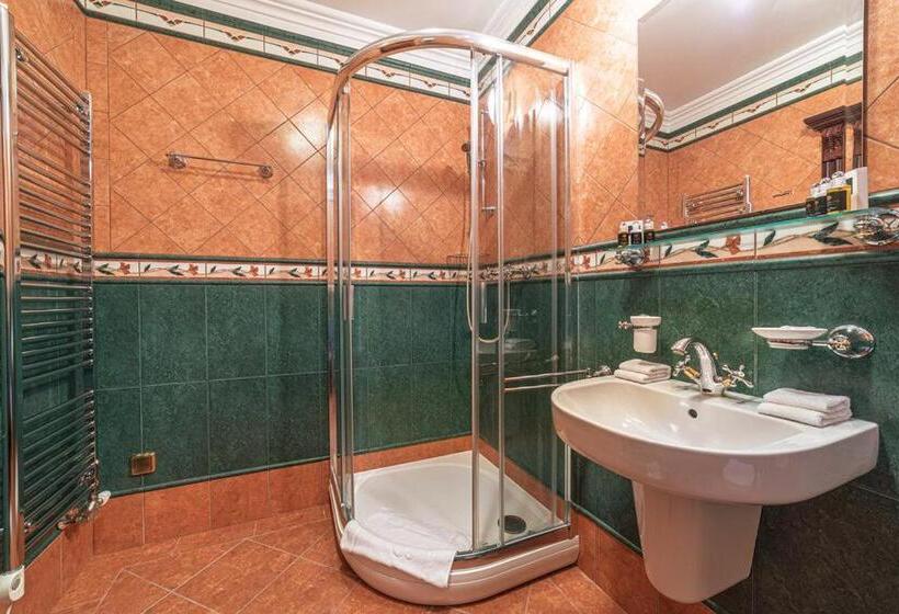 اتاق دوبلکس, Vila Anna