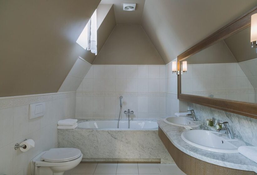 سوییت جونیور, Art Hotel Wrocław