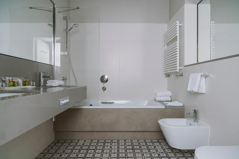 سوییت جونیور, Art Hotel Wrocław