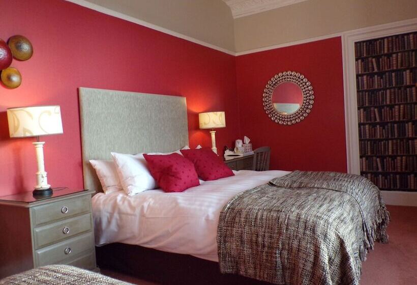 Standard Room, Shaftesbury  Dundee