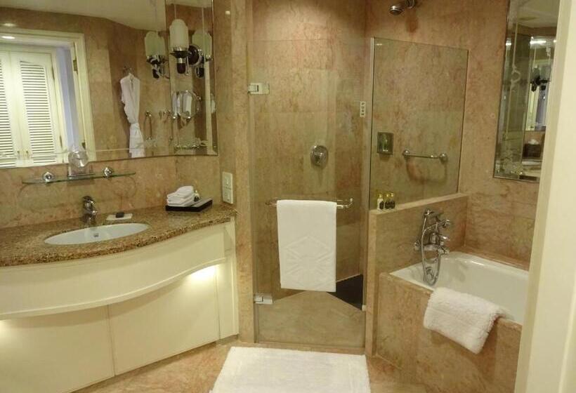 스탠다드 룸 킹사이즈 침대, Taj Lands End