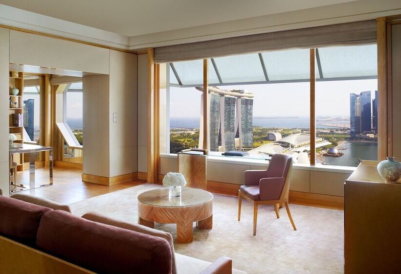 Club Suite, The Ritzcarlton, Millenia Singapore