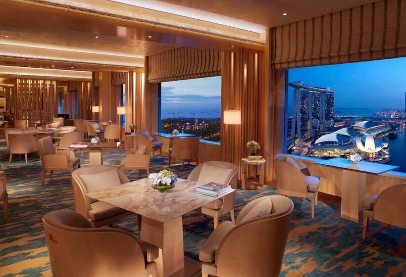 Deluxe Room with Views, The Ritzcarlton, Millenia Singapore