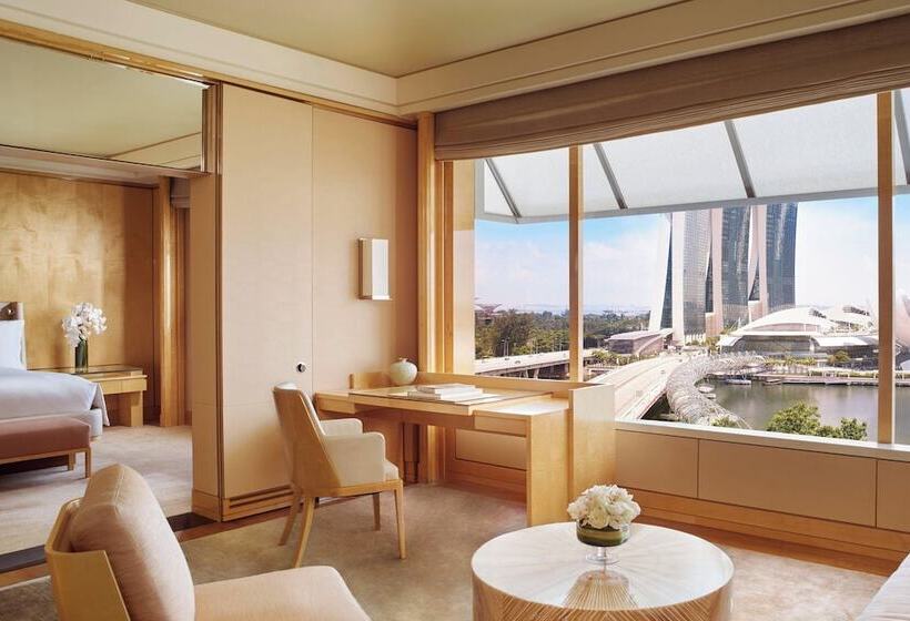 Premium Suite, The Ritzcarlton, Millenia Singapore