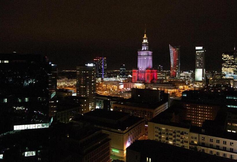 سوییت لوکس, Warszawa
