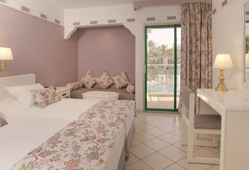 اتاق استاندارد با چشم‌انداز استخر, Agadir Beach Club