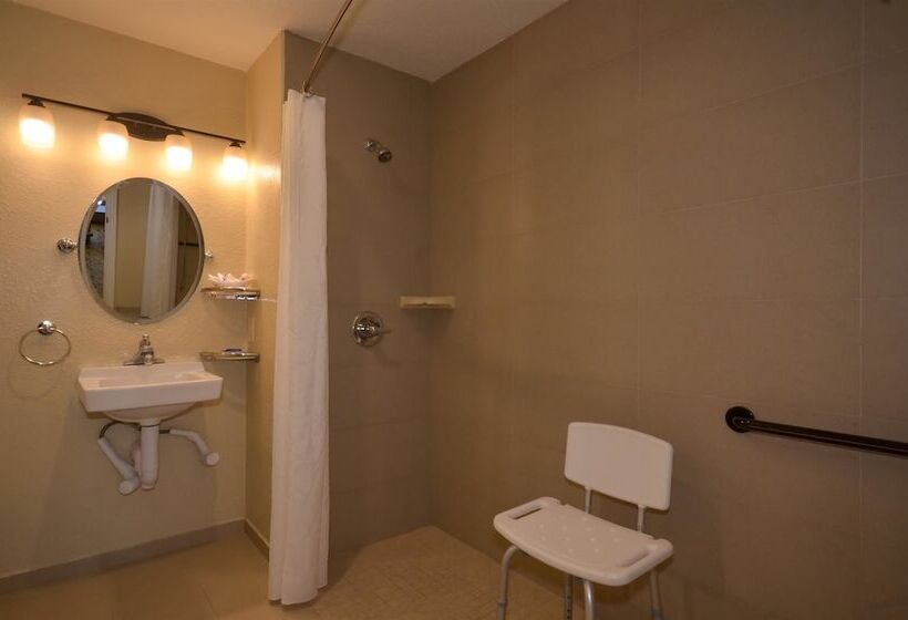 اتاق استاندارد با تخت دوبل برای معلولان, Best Western The Inn And Suites Pacific Grove