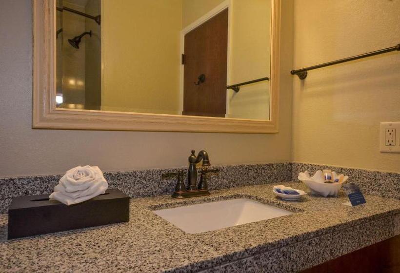 سوئیت با تخت بزرگ, Best Western The Inn And Suites Pacific Grove