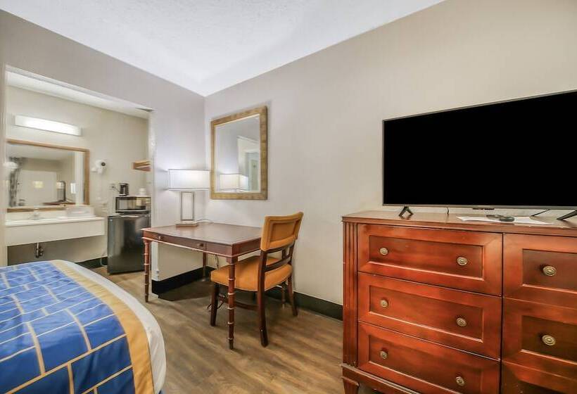 Standard Room 2 Double Beds, Days Inn By Wyndham Daytona Beach Speedway