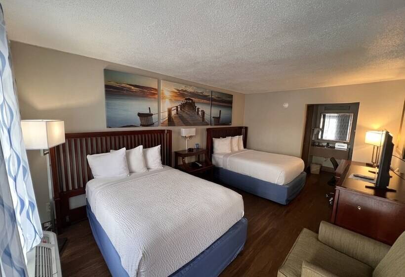 Standard Room 2 Double Beds, Days Inn By Wyndham Daytona Beach Speedway