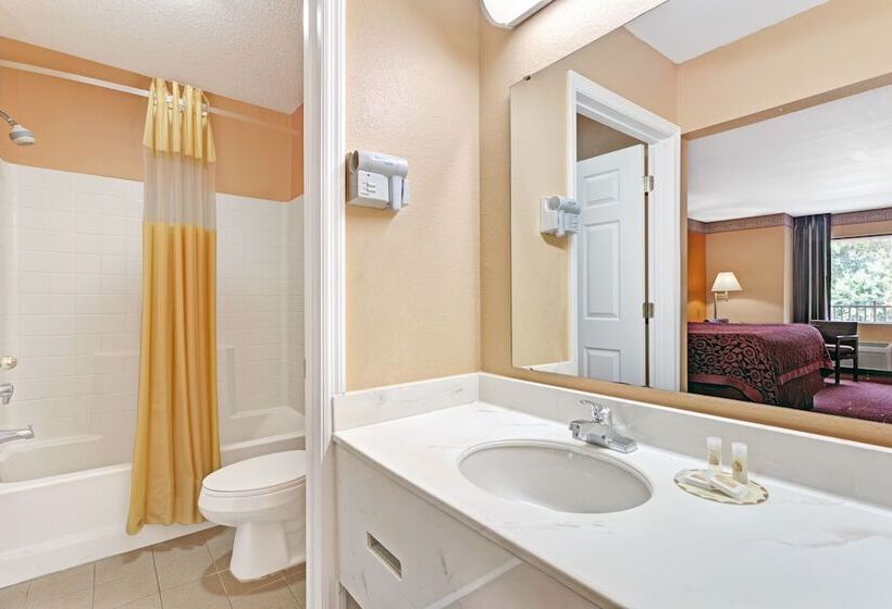 اتاق استاندارد با تخت دوبل, Days Inn By Wyndham Fort Myers