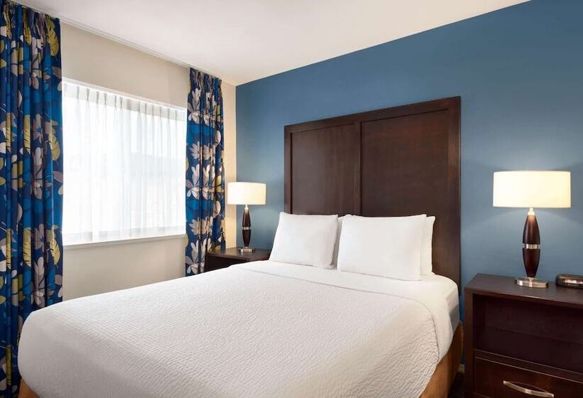 Suite, Days Inn By Wyndham Kelowna