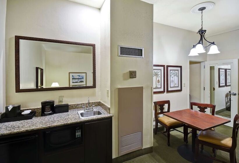 Suite, Embassy Suites By Hilton Charleston Historic District