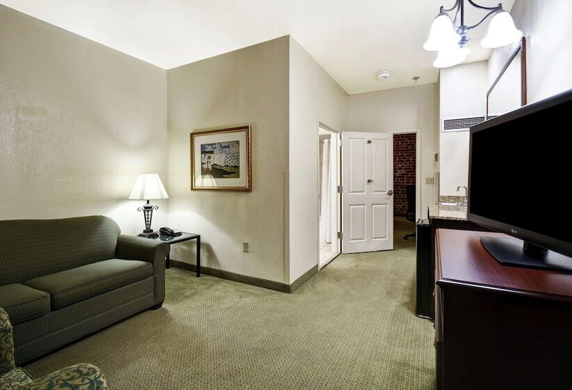 Suite, Embassy Suites By Hilton Charleston Historic District