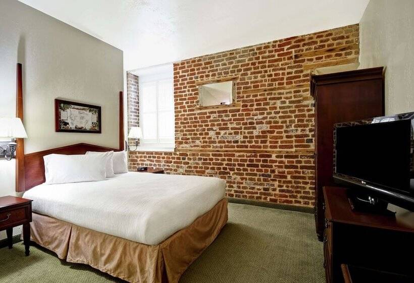 Suite, Embassy Suites By Hilton Charleston Historic District