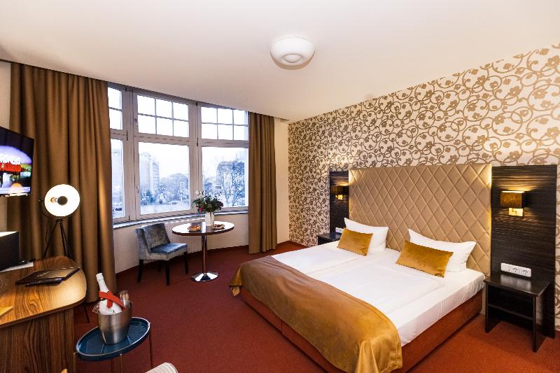 اتاق استاندارد با تخت بزرگ, Embassy Suites By Hilton Portland Downtown