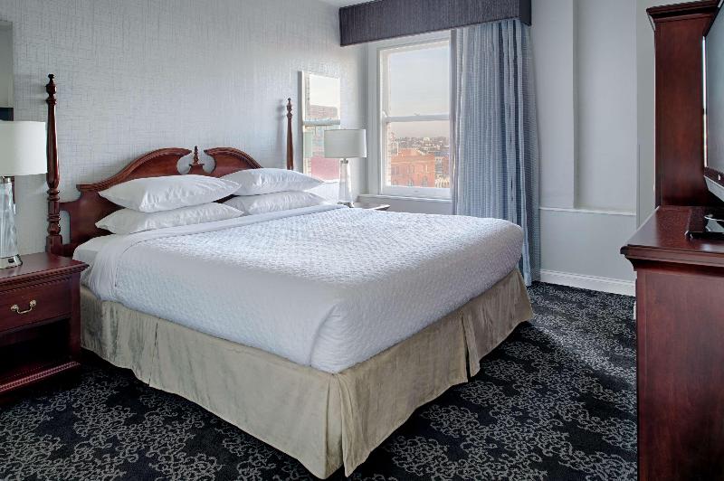 سوییت, Embassy Suites By Hilton Portland Downtown