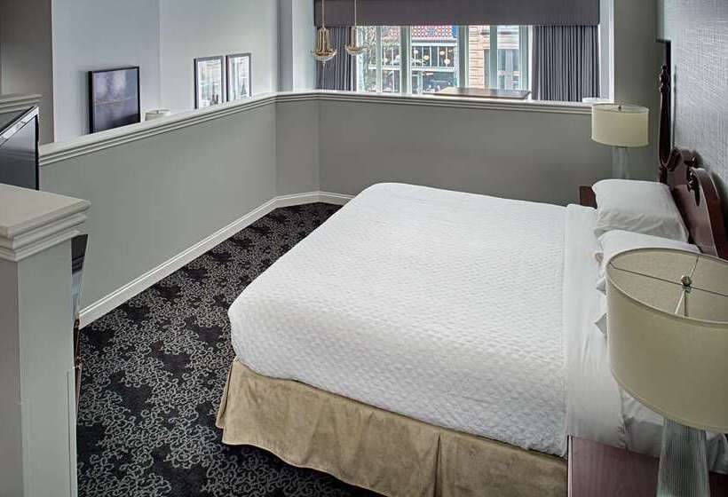 سوئیت با تخت بزرگ, Embassy Suites By Hilton Portland Downtown