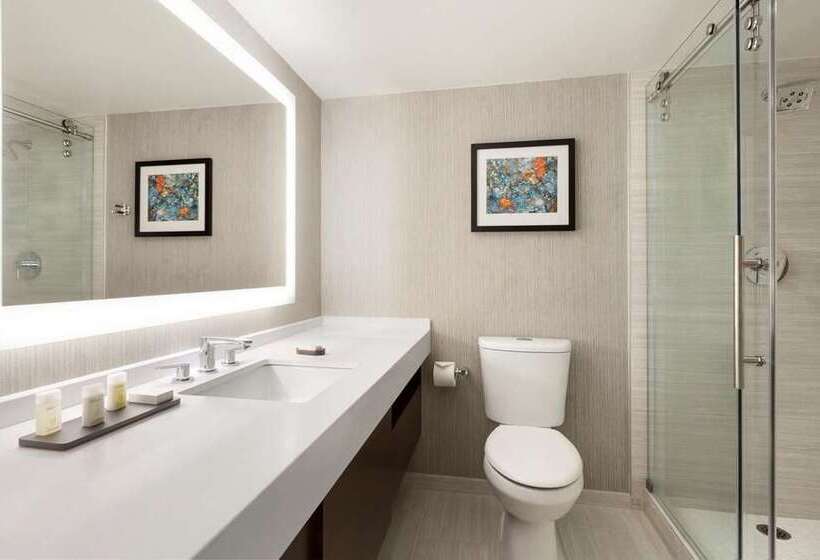 سوئیت با تخت بزرگ, Embassy Suites By Hilton Portland Downtown