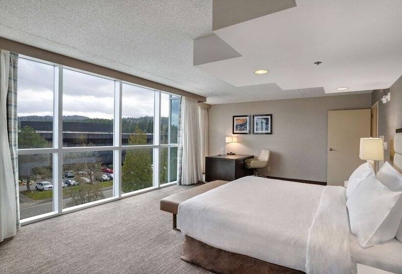 Presidential Suite, Embassy Suites By Hilton Seattle Bellevue