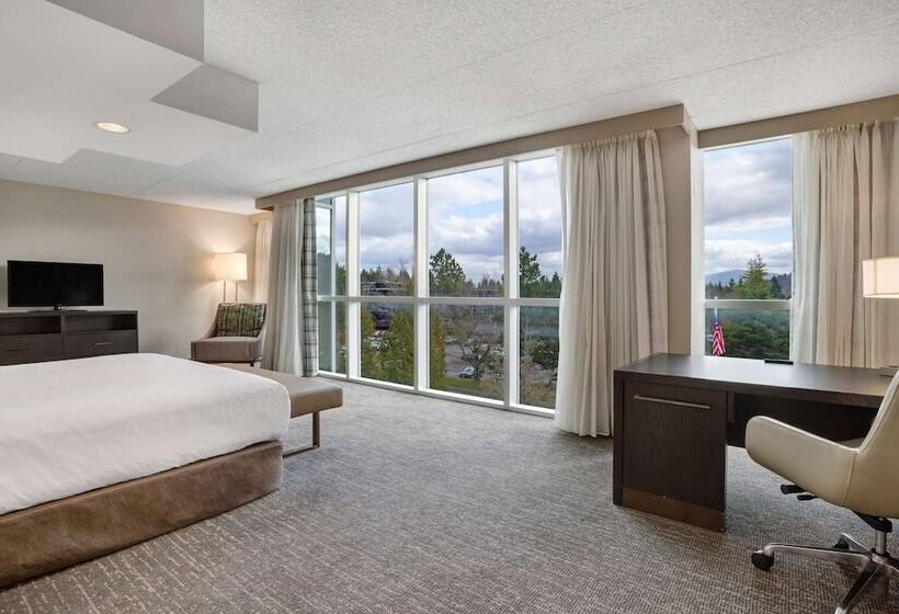 Presidential Suite, Embassy Suites By Hilton Seattle Bellevue