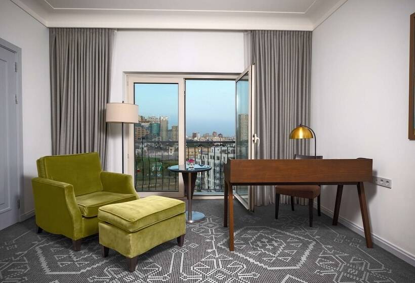 Standard Room with Views, Hyatt Regency Baku