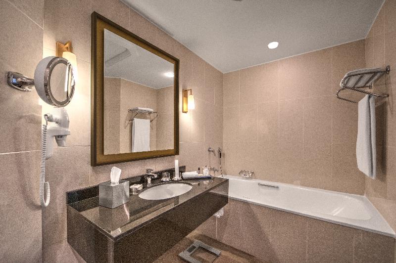 Club Room King Bed, Hyatt Regency Baku