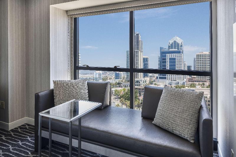 キングサイズベッドのスタンダードルーム, Manchester Grand Hyatt San Diego