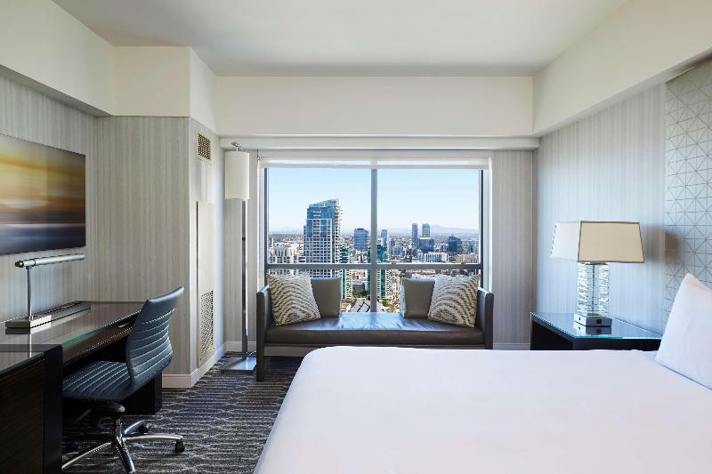 キングサイズベッドのスタンダードルーム, Manchester Grand Hyatt San Diego
