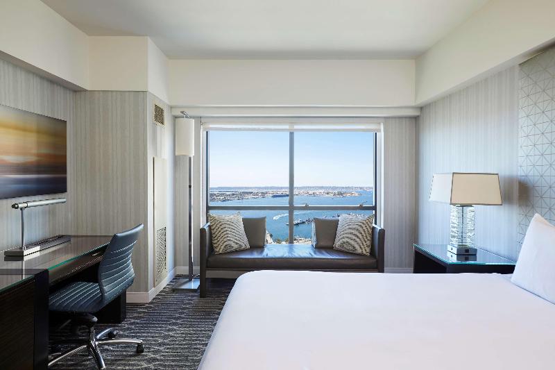 キングサイズベッドのスタンダードルーム, Manchester Grand Hyatt San Diego