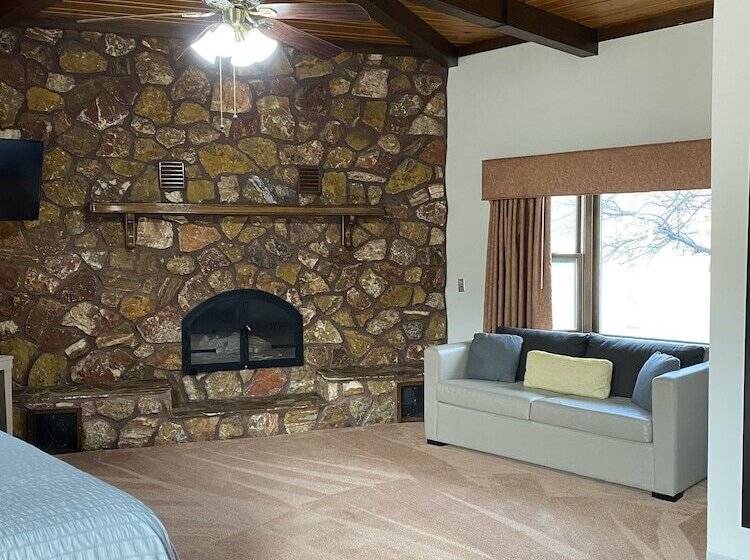 سوئیت با تخت بزرگ, Pictured Rocks Inn And Suites