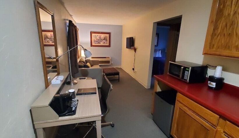 سوییت, Pictured Rocks Inn And Suites