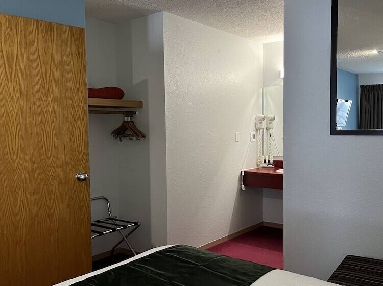 سوییت, Pictured Rocks Inn And Suites