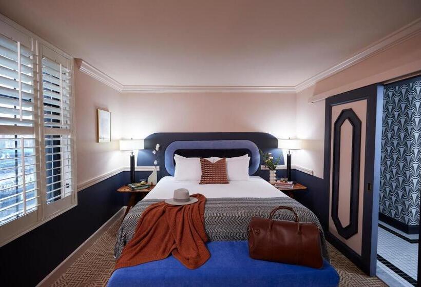 سوئیت با تخت بزرگ, The Oliver Hotel Knoxville, By Oliver