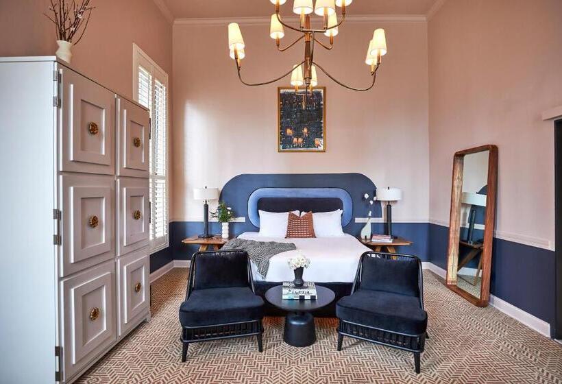 سوئیت پرزیدنت, The Oliver Hotel Knoxville, By Oliver