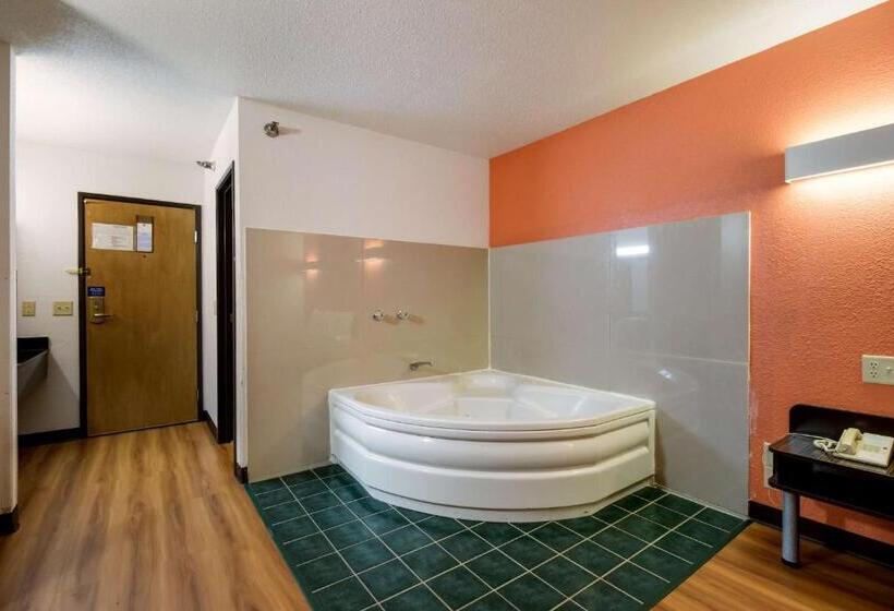 سوئیت با تخت بزرگ, Motel 6 Davenport, Ia