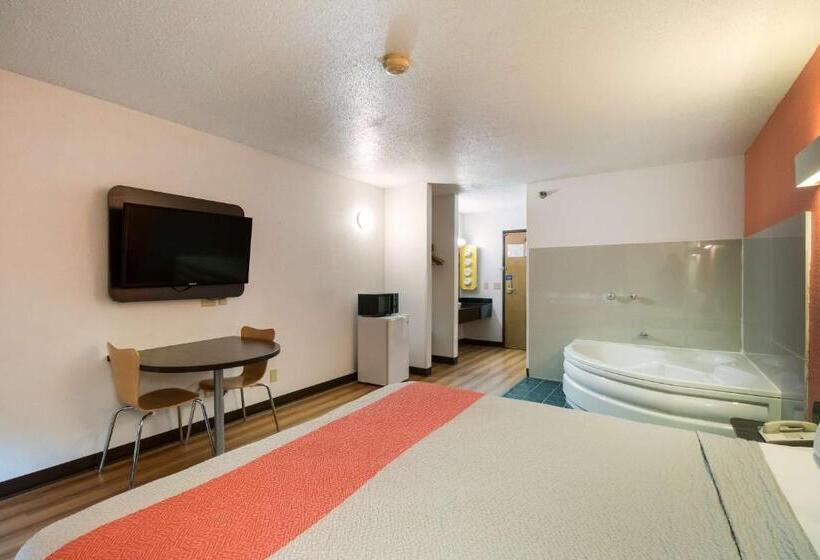 سوئیت با تخت بزرگ, Motel 6 Davenport, Ia
