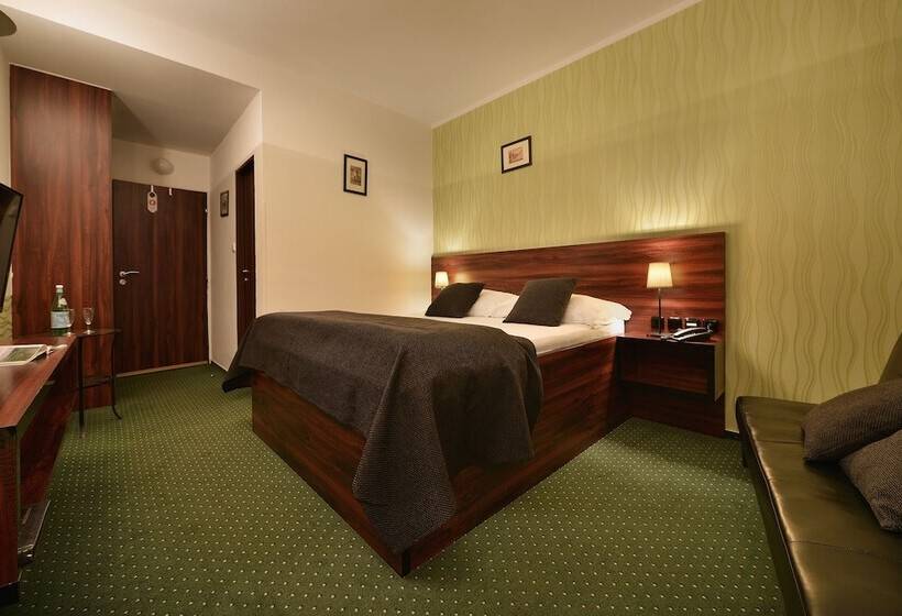 اتاق راحتی سه تخته, Parkhotel Morris Novy Bor