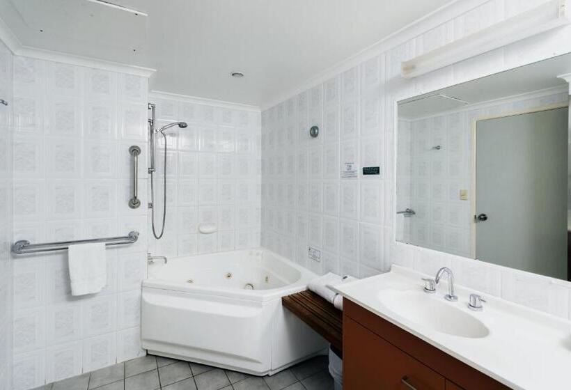 سوئیت با وان آب گرم, The Beach Motel Hervey Bay