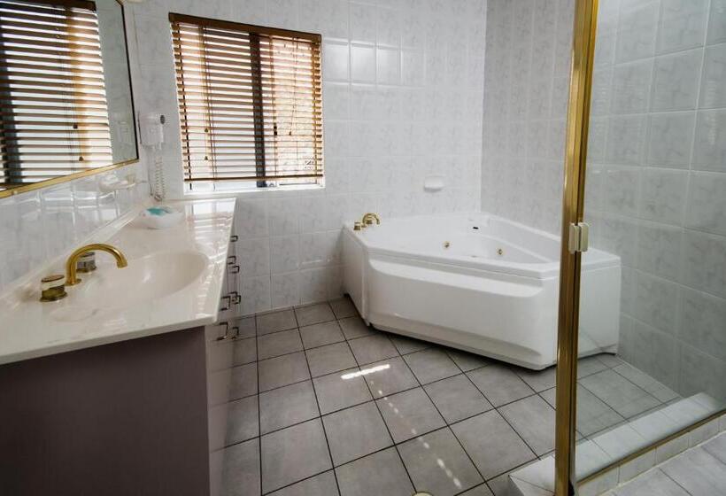 خانه 3 خوابه, The Beach Motel Hervey Bay
