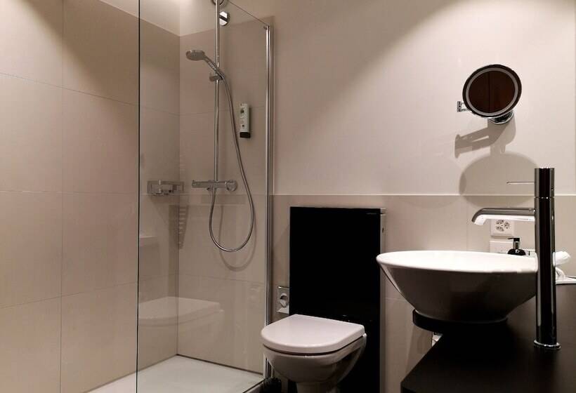 シングルデラックスルーム, Seehotel Pilatus