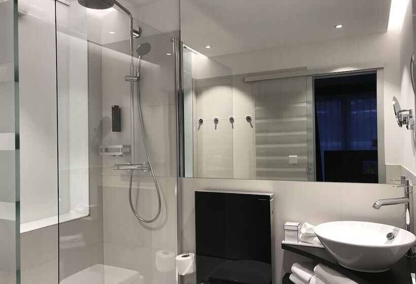 レイクビュースタンダードルーム, Seehotel Pilatus