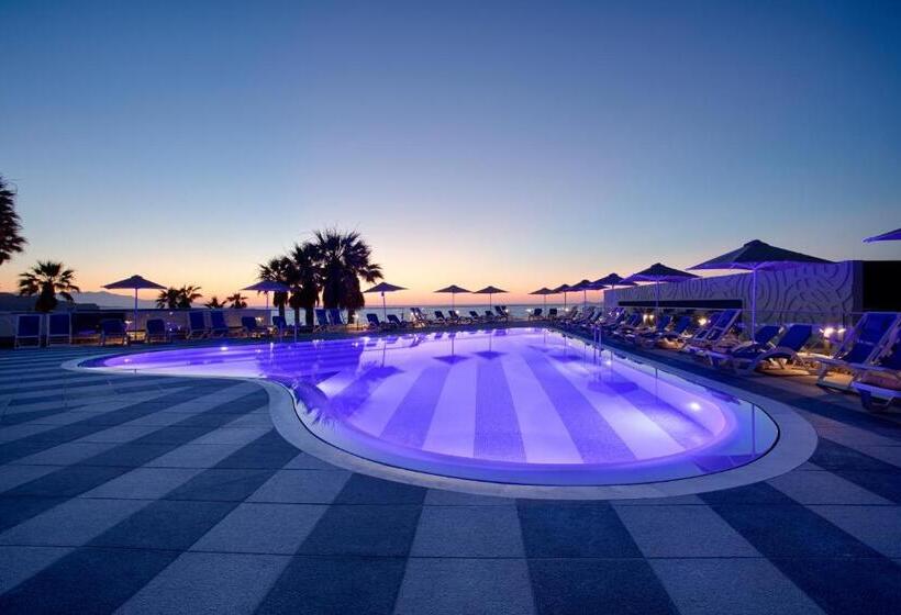 اتاق خانوادگی, Arina Beach Resort