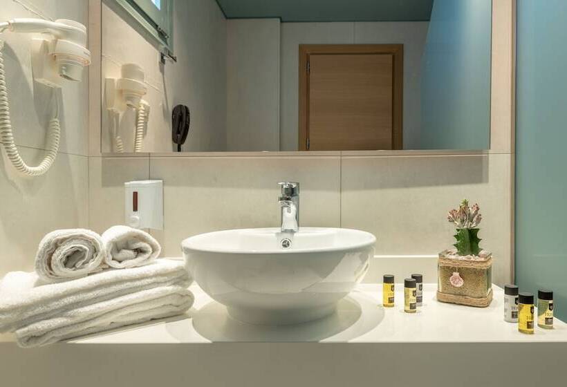 اتاق استاندارد یک نفره, Arina Beach Resort
