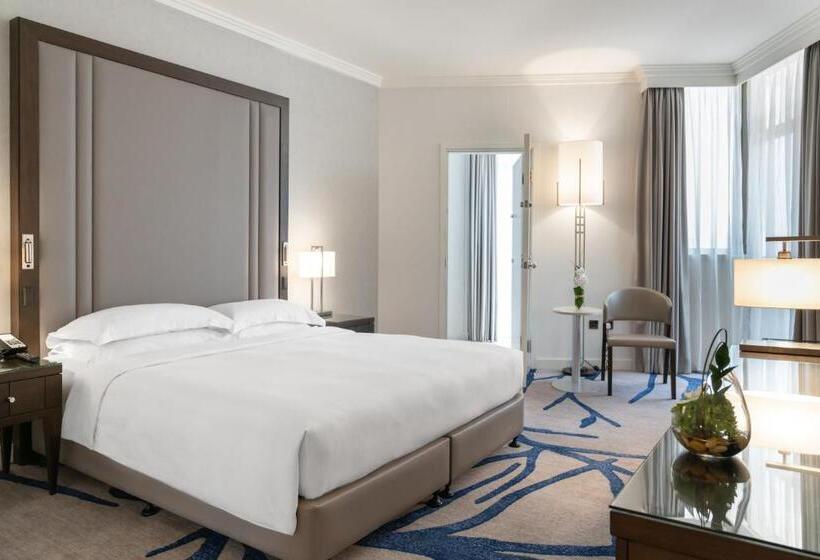 Városra Néző Suite, Beach Rotana   Abu Dhabi