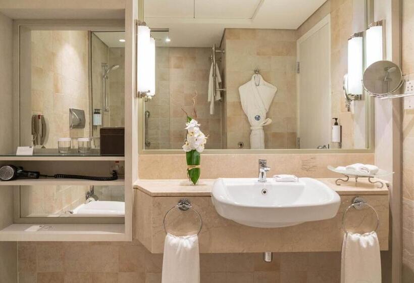 اتاق استاندارد با بالکن و چشم‌انداز دریا, Beach Rotana   Abu Dhabi