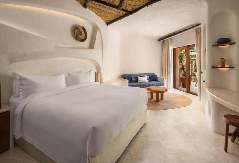 Deluxe Suite King Bed, Cala Di Volpe, A Luxury Collection , Costa Smeralda